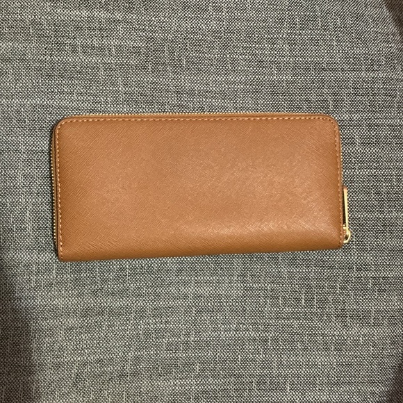 Long Zipped Cognac Wallet - Picture 3 of 4